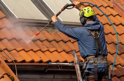 Démoussage et hydrofuge de toiture à Warcq